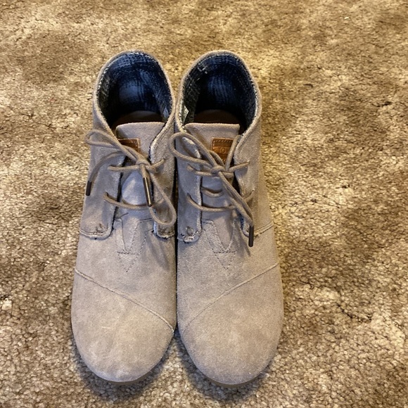 TOMS Desert Wedge Ankle Boots - Picture 3 of 8